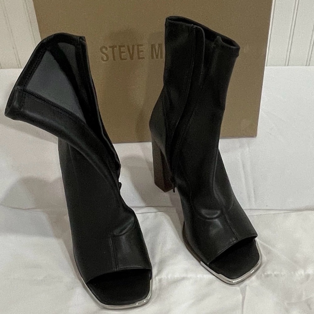 Steve Madden Black Open-Toe Heeled Boots 7M